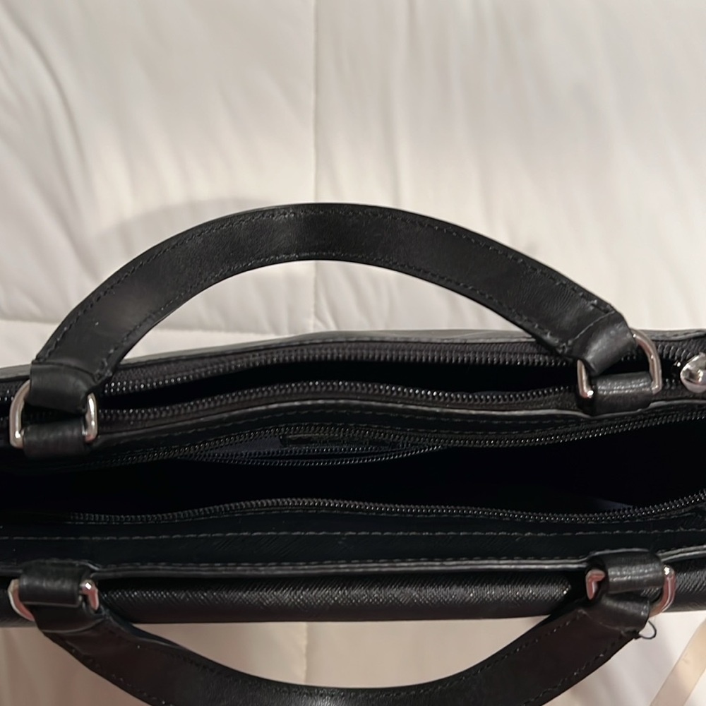 Gorgeous Tumi Saffiano Leather Handbag - Picture 7 of 11
